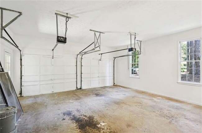 Building Photo - 141 Patterson Rd SW