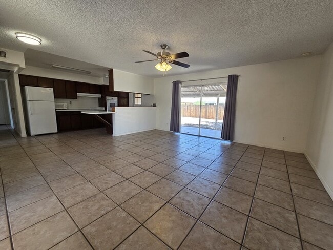 Building Photo - Great Tempe 3 bedroom 2 bath