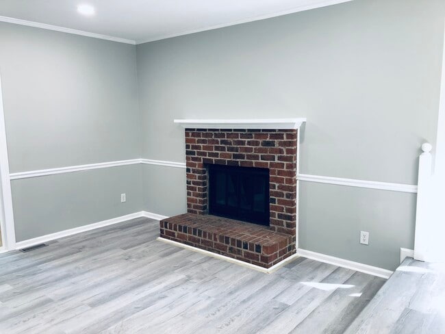 Building Photo - 516 Brent Rd