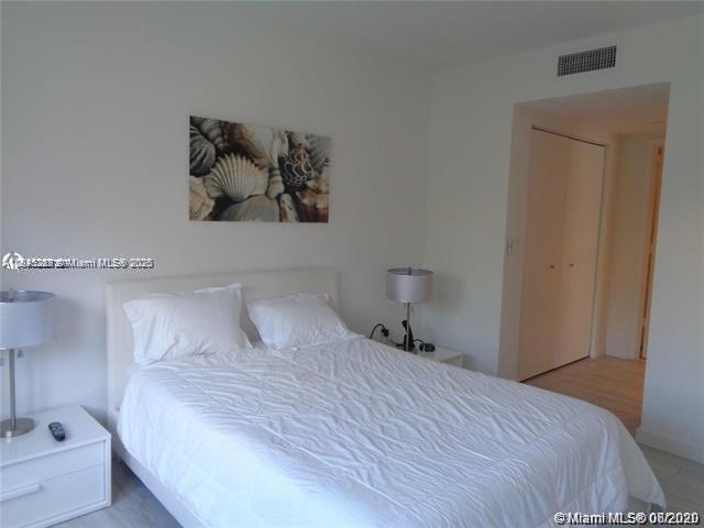 Building Photo - 2600 E Hallandale Beach Blvd