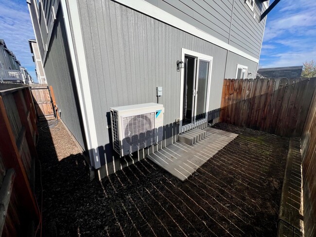 Building Photo - 7832 Jacqueline Way