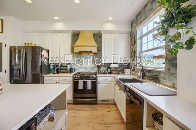 Building Photo - 3420 W 98th Pl