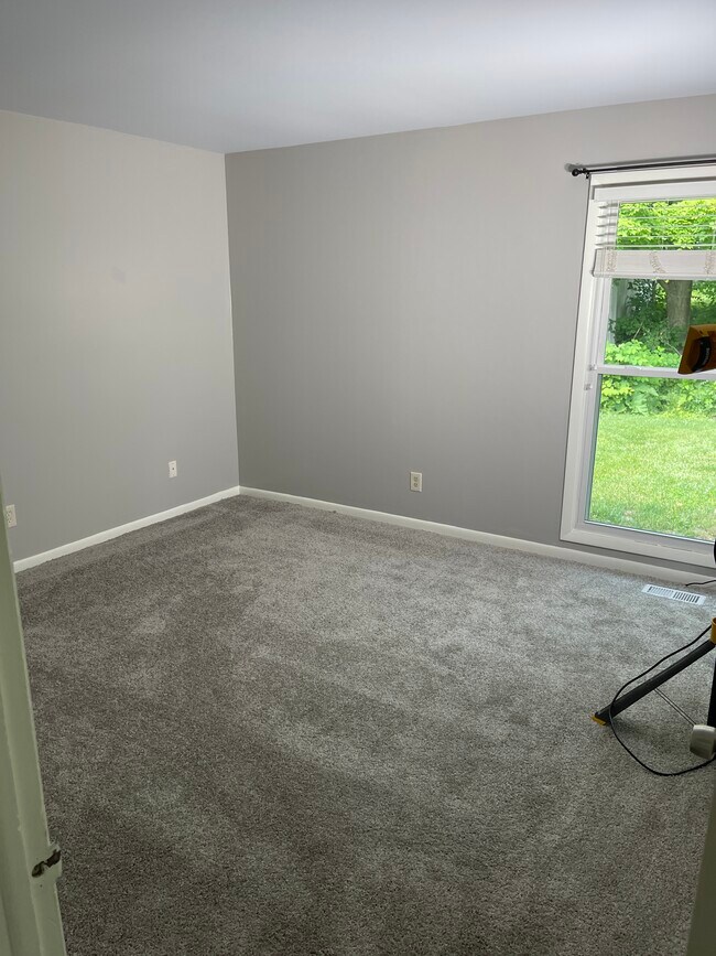 Building Photo - 4475 W Milham Ave