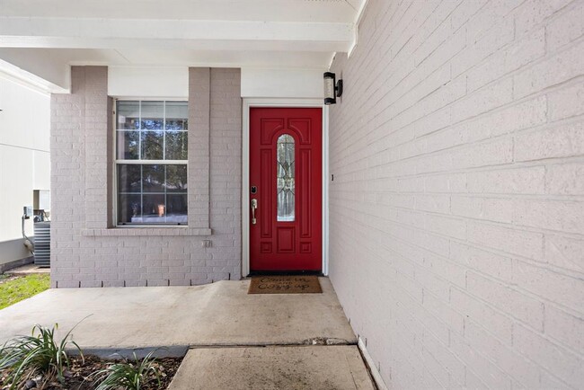 Building Photo - 8611 Davis Oaks Trail