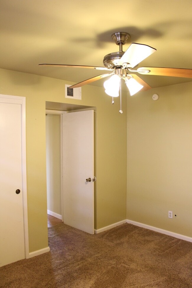 Building Photo - 6509 Kearsarge Way