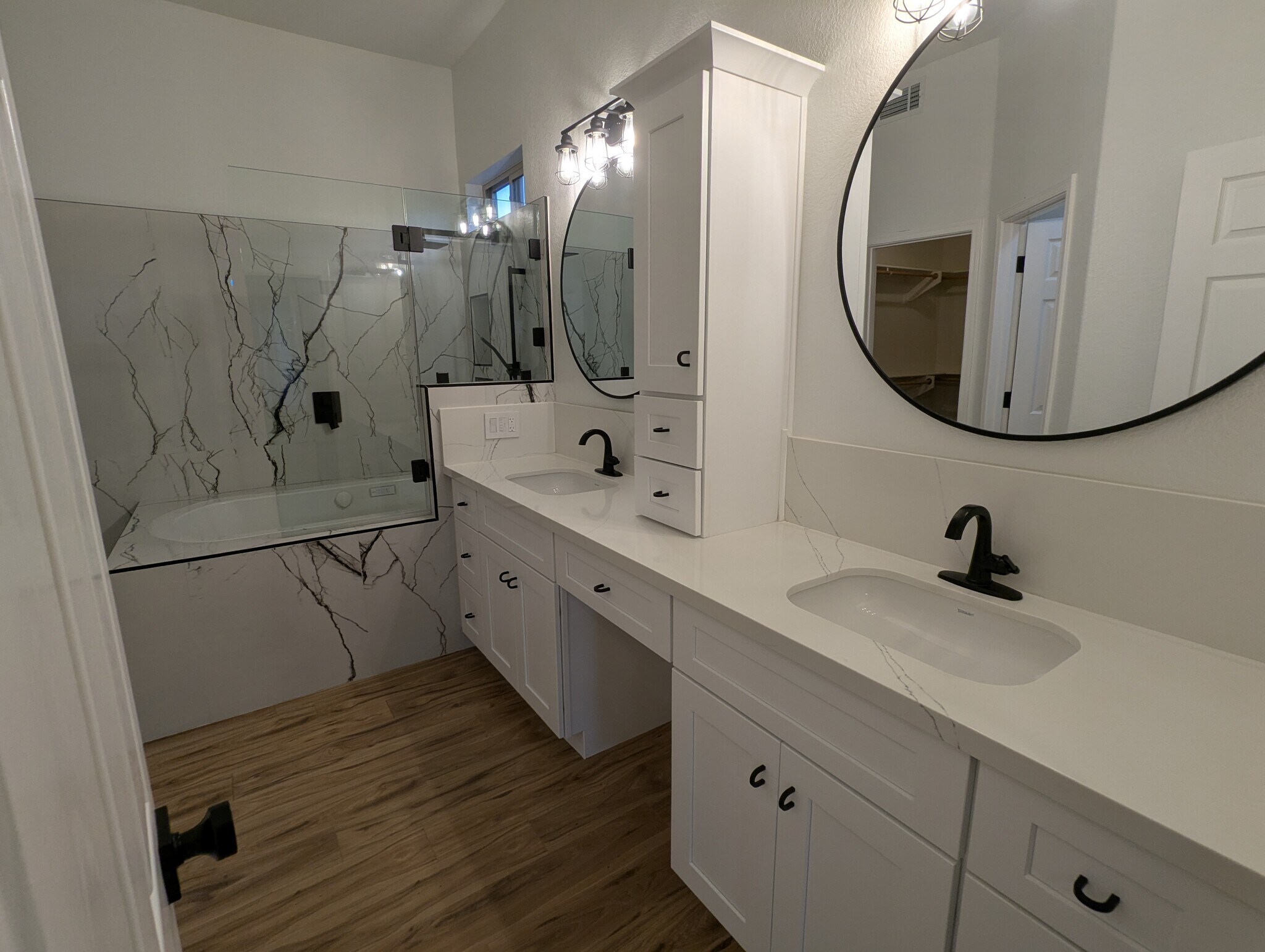 Building Photo - 267 E Smoke Tree Rd