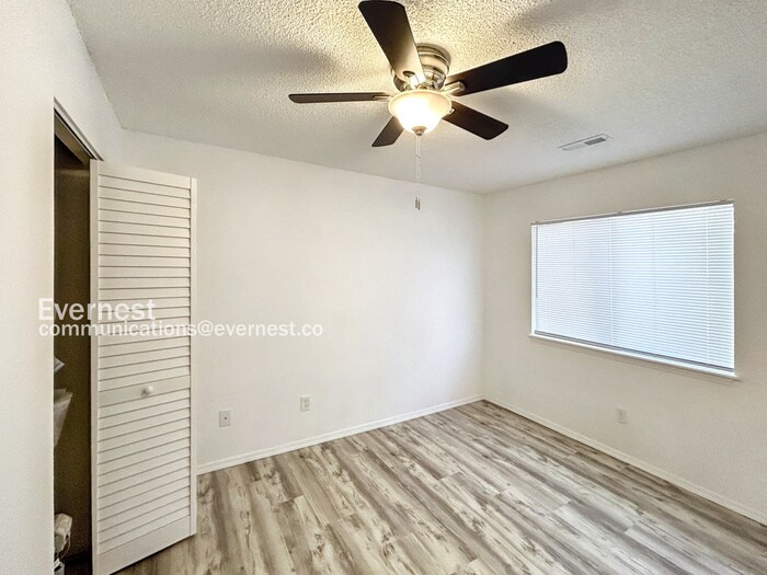 Building Photo - 1120 Yuma St