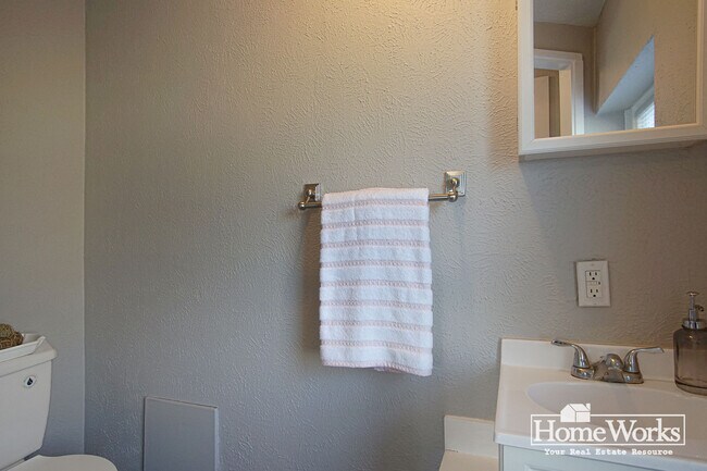 Building Photo - 601 W Lasalle Ave