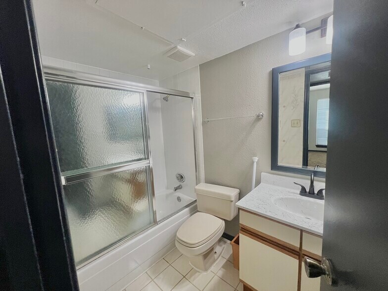 Bathroom - 9550 Deering Dr