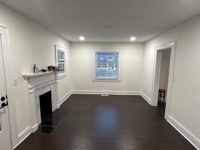 Building Photo - Available Soon! Ardmore WS, 4 Bedroom, 3 F...