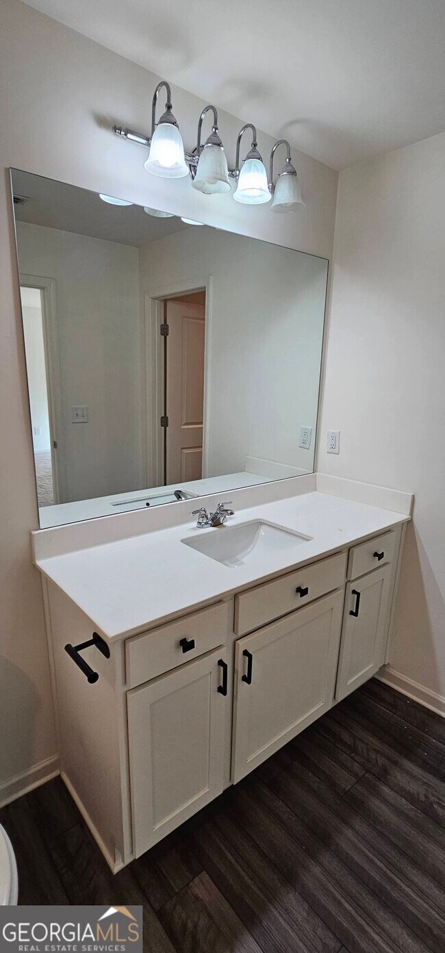 Building Photo - 3488 Cardinal Dr SW