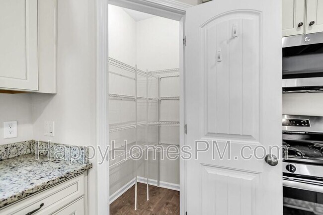 Building Photo - 1718 Emmets Rd