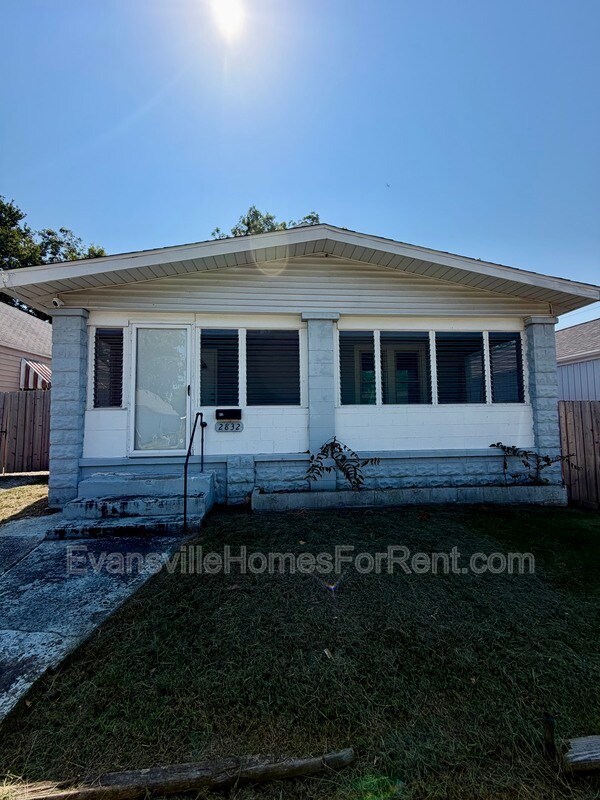 Building Photo - 2832 Dennison St