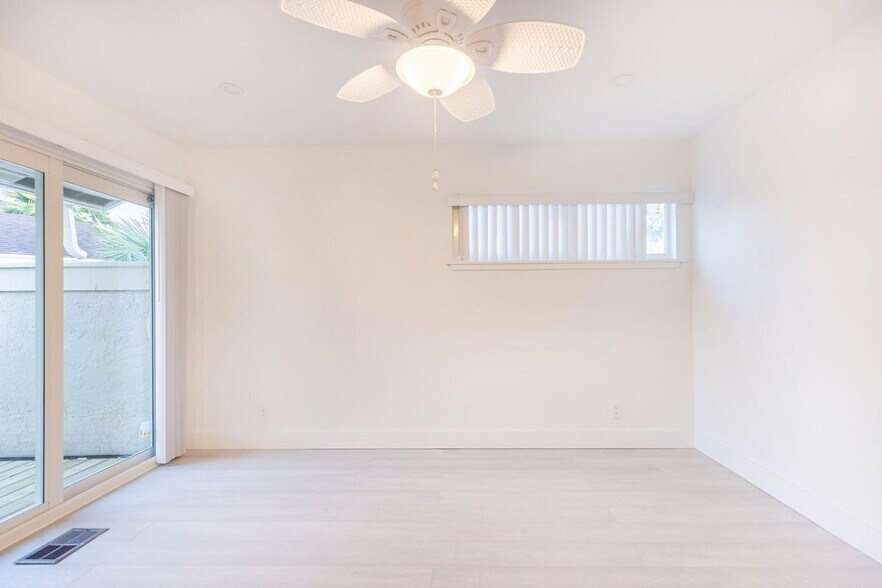 Building Photo - 7860 Stanway Pl