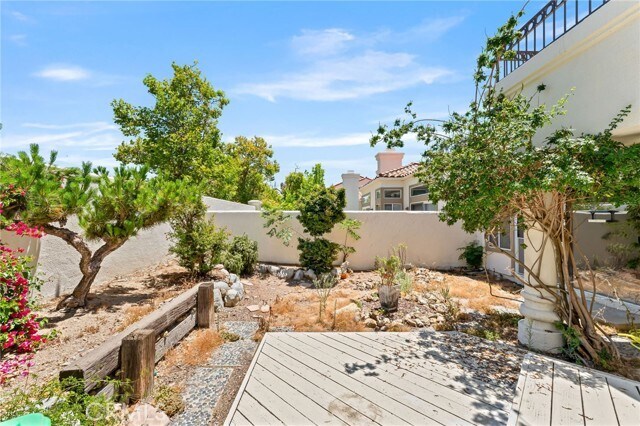 Building Photo - 12 Calle Katrina