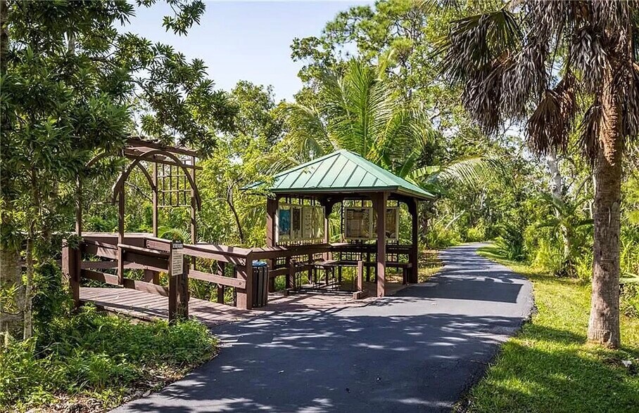 Building Photo - 270 Naples Cove Dr