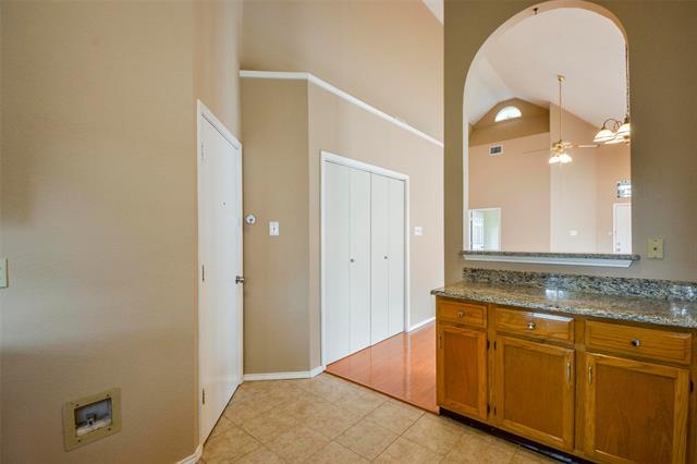 Building Photo - 2406 Weatherby Dr