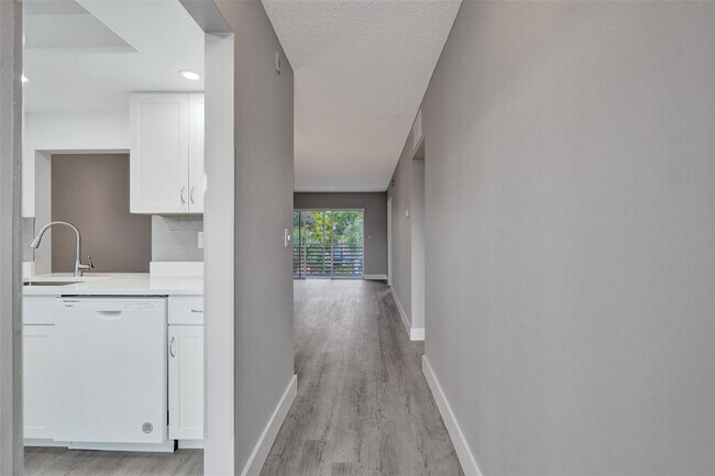 Building Photo - 1541 S Ocean Blvd