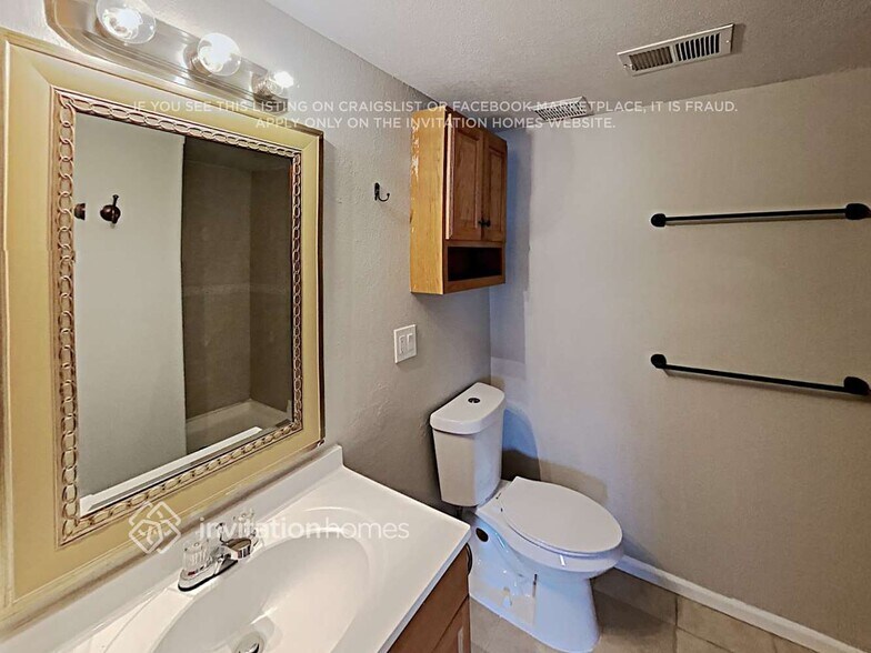 Building Photo - 5824 S Quemoy Cir