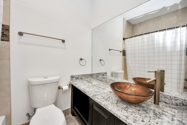 Building Photo - 146 Carson Ct