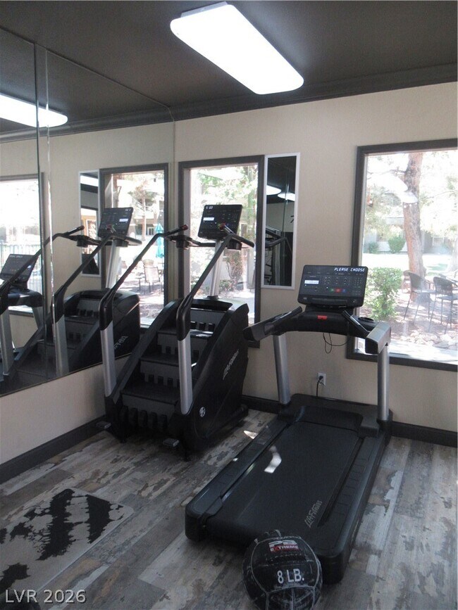 Building Photo - 555 E Silverado Ranch Blvd