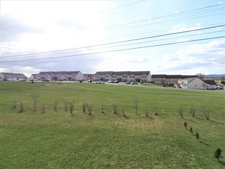 Building Photo - 126 Wheatstone Ln