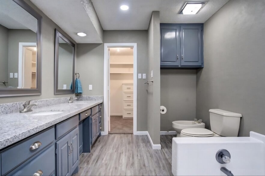 Building Photo - 306 Vale Ave