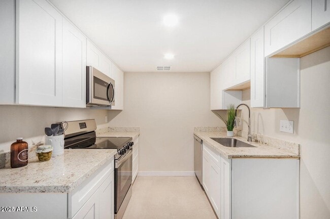 Primary Photo - 6812 N 35th Ave