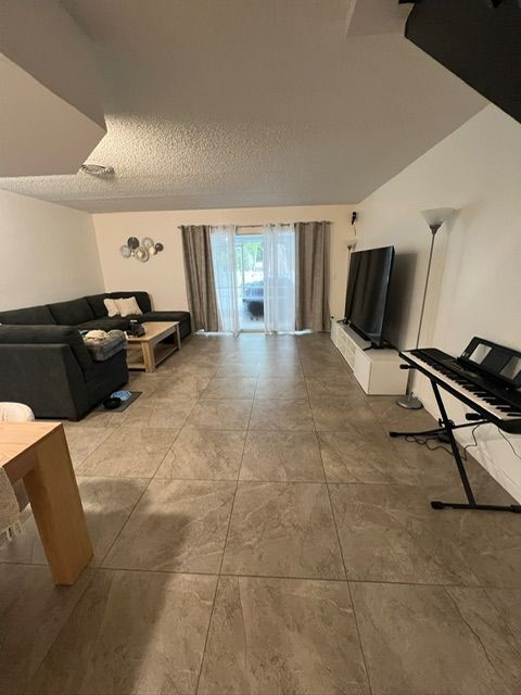 Building Photo - 3701 Savoy Ln