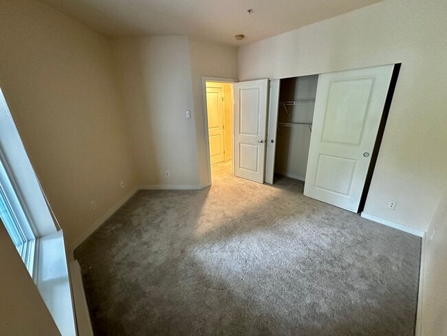 Building Photo - Beautiful 2BR|2BA with Washer and Dryer, T...