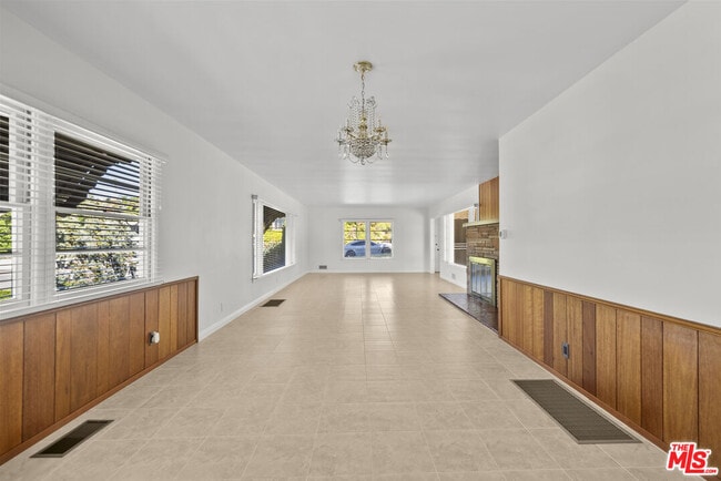 Building Photo - 100 E Kenneth Rd