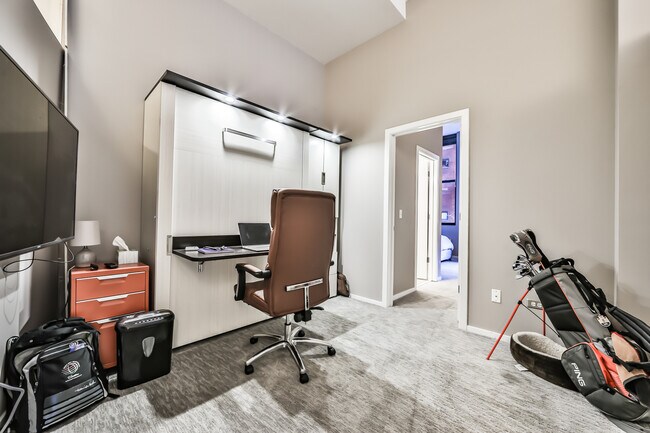 Building Photo - 71 Lower Wacker Dr