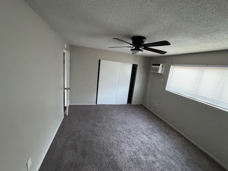 Building Photo - 1935 Linden W St