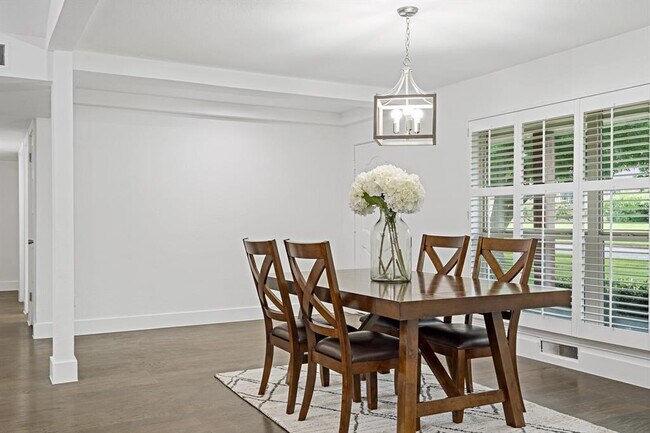 Building Photo - 11005 Carissa Dr