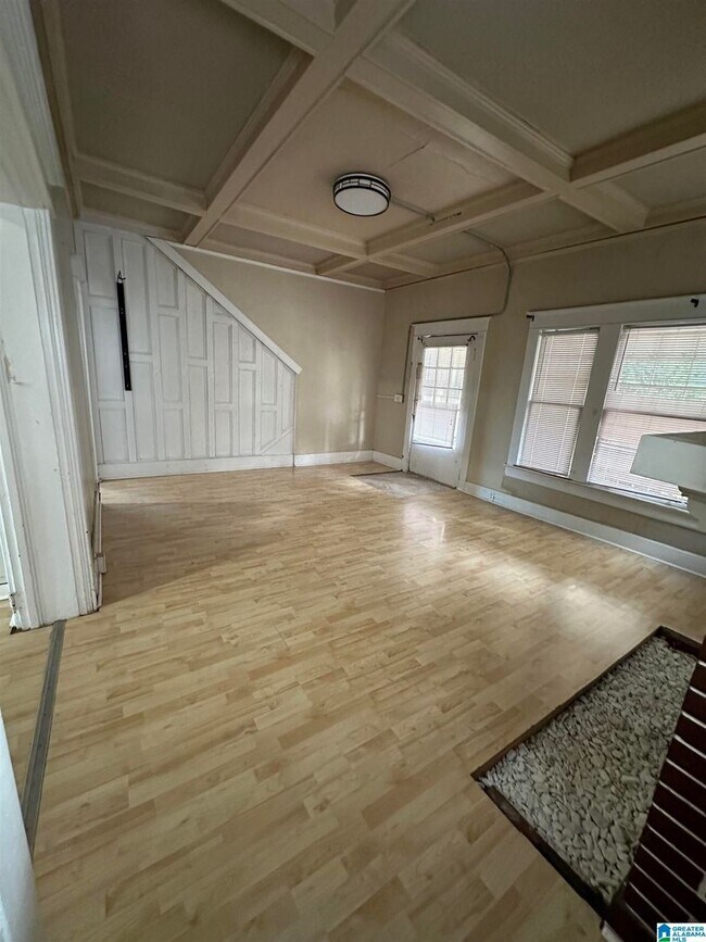 Building Photo - 1502 16th Ave S