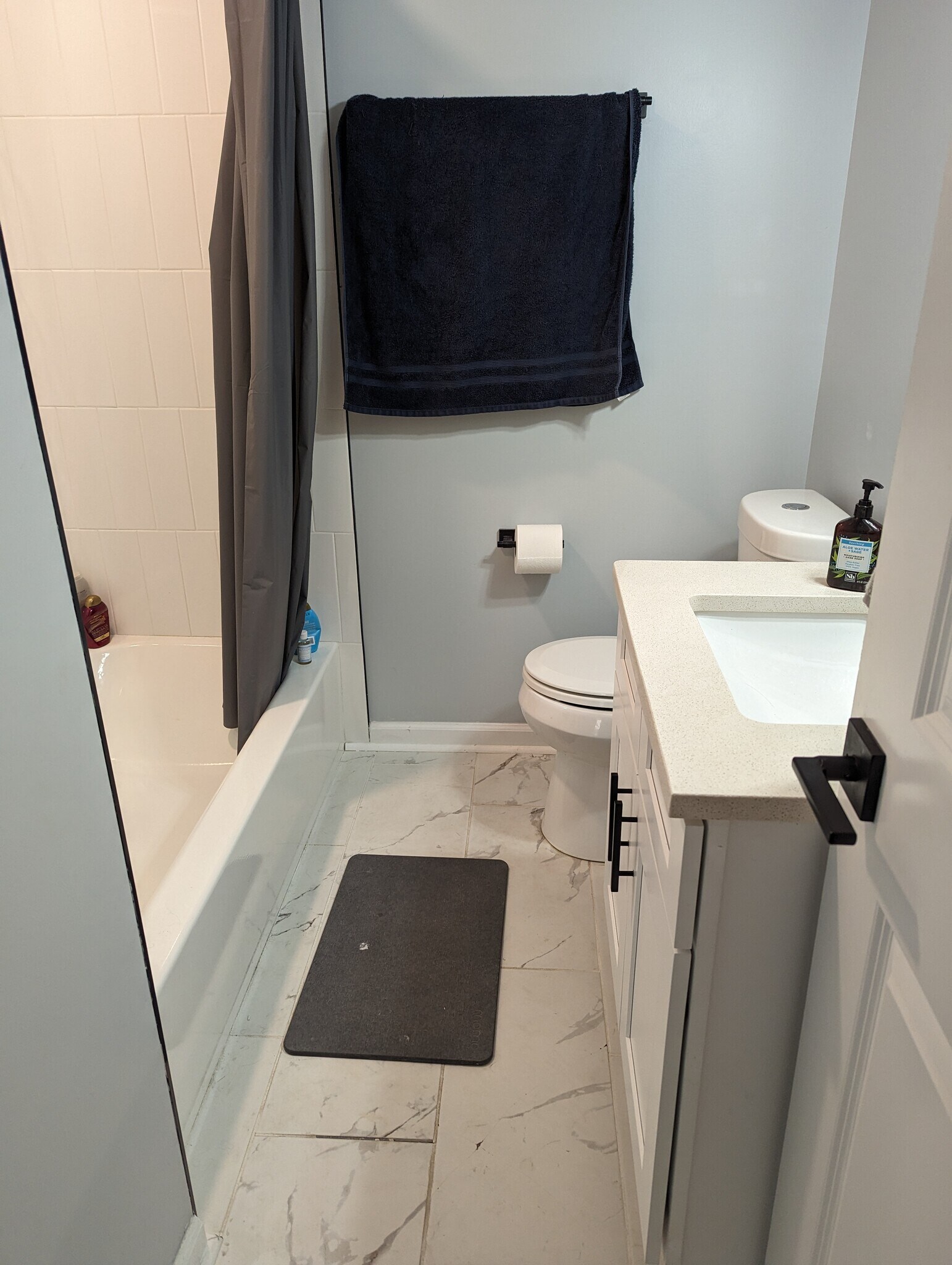 Guest Bathroom - 3918 Baxter Ave