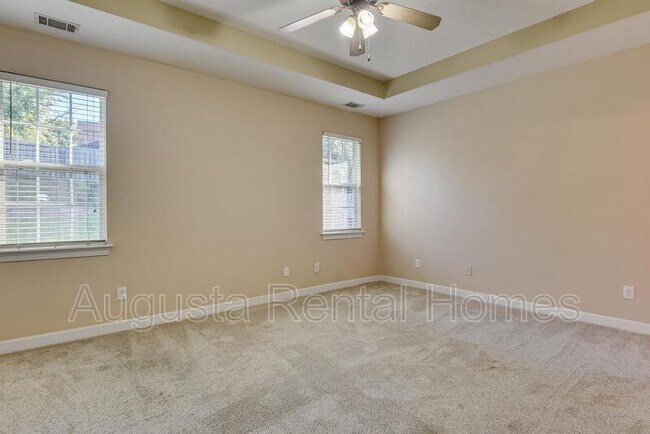 Building Photo - 1644 Jamestown Ave