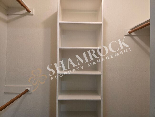 Building Photo - 2/2 Duplex in Midway ISD!