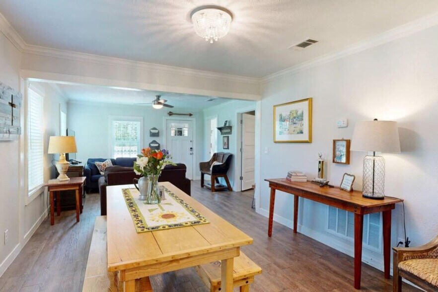 Building Photo - 5291 Dymple Ln