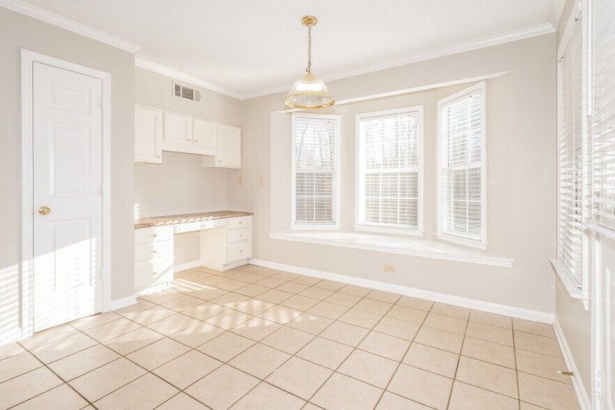 Building Photo - 8421 Trinity Rd