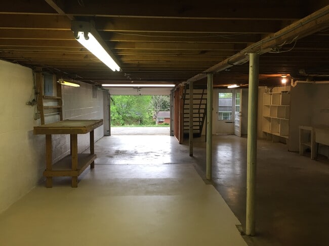 Building Photo - 507 N Gilmer Park