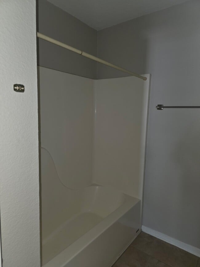 Building Photo - 15146 Grassington Dr