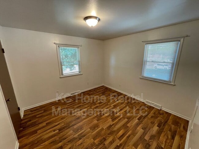 Building Photo - 236 Bonaire St