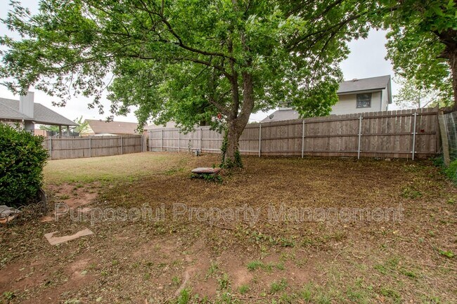 Building Photo - 1109 David Rd