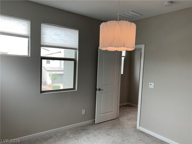 Building Photo - 537 Ruby Mesa Ave