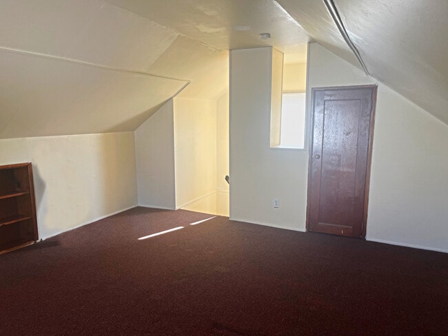 Building Photo - 229 Willets Ave