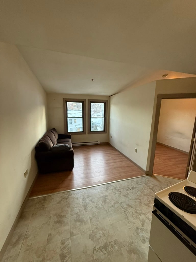 Building Photo - 279 N Main St