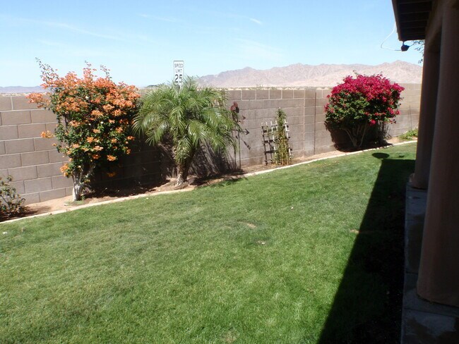 Building Photo - MESA DEL SOL POOL HOME