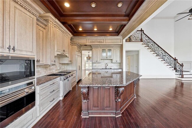Building Photo - 675 Falls Lake Dr