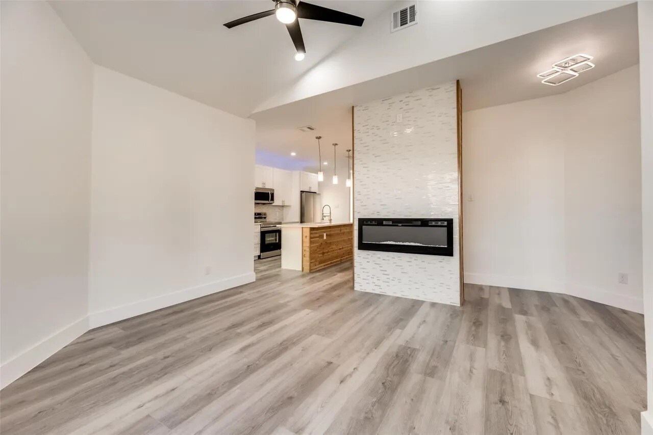 Building Photo - 1930 Shaw St